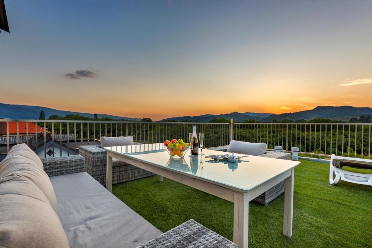 Contemporary Apartment With Rooftop Terrace In Μαριμπόρ Εξωτερικό φωτογραφία